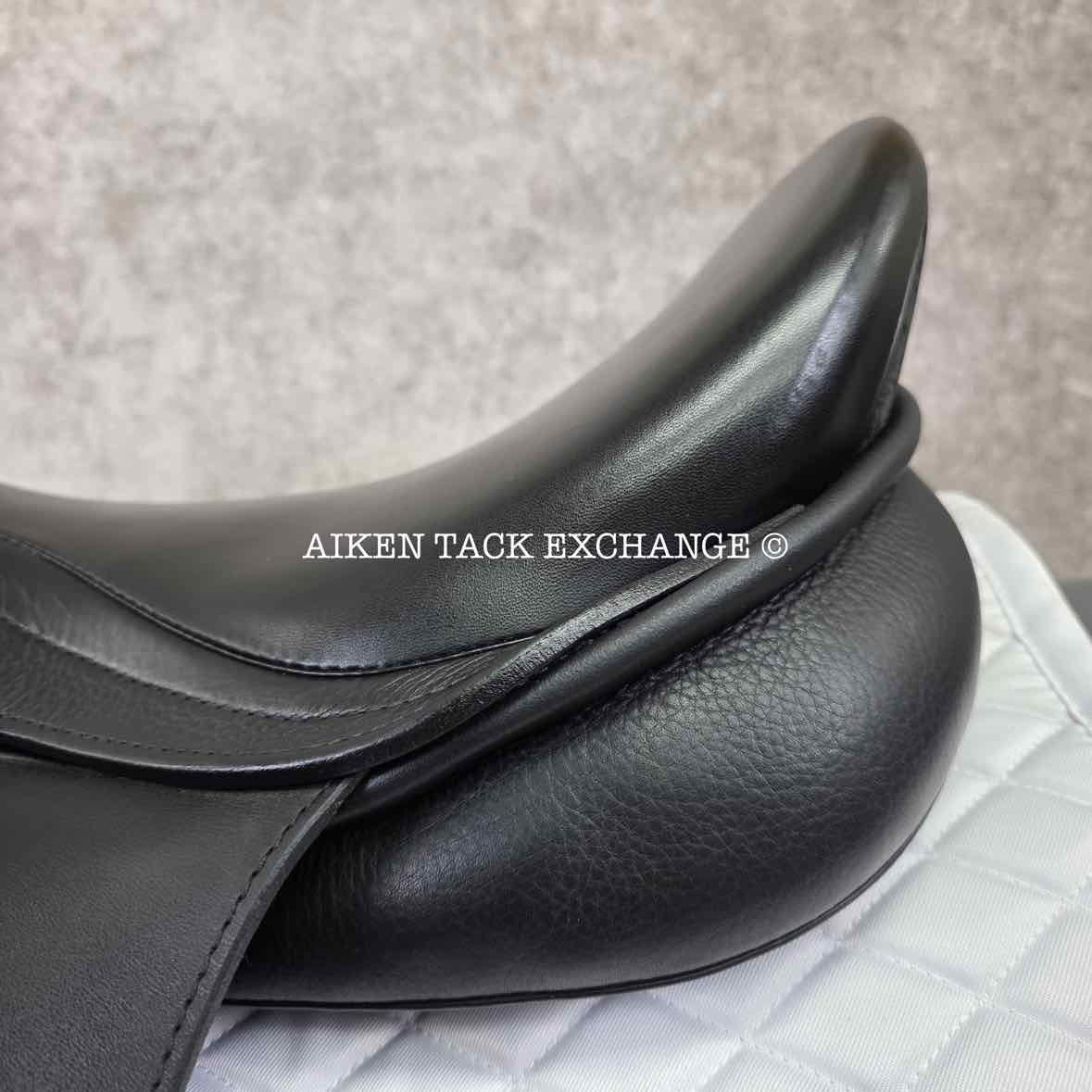 **SOLD** 2023 Passier Evo-D Monoflap Dressage Saddle, 17.5" Seat, Medium Wide Tree, Wool Flocked Panels