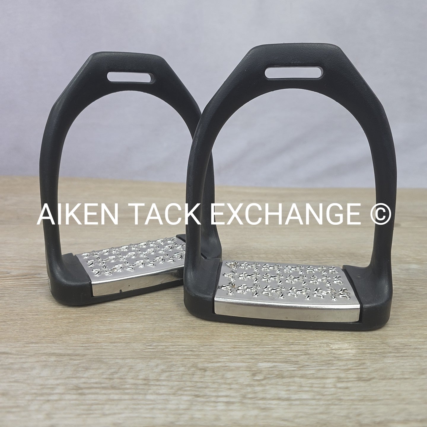 Equi Wing Wide Track Stirrups w Cheese Grater Pads 4.75"