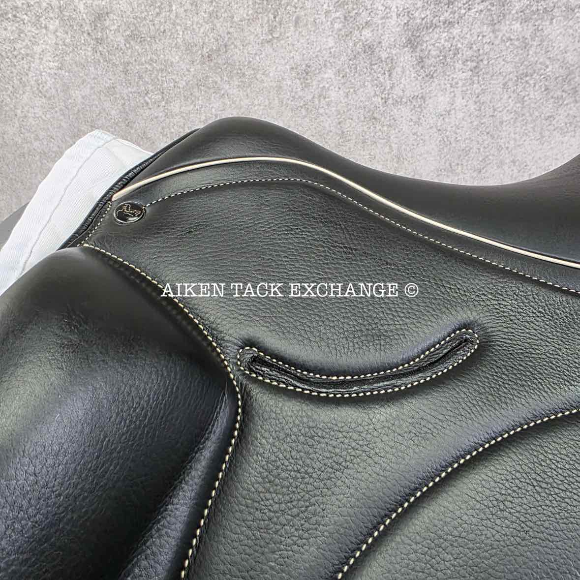 2023 MaxFlex Savannah Dressage Saddle, 17.5" Seat, XX-Wide Tree, Wool Flocked Panels