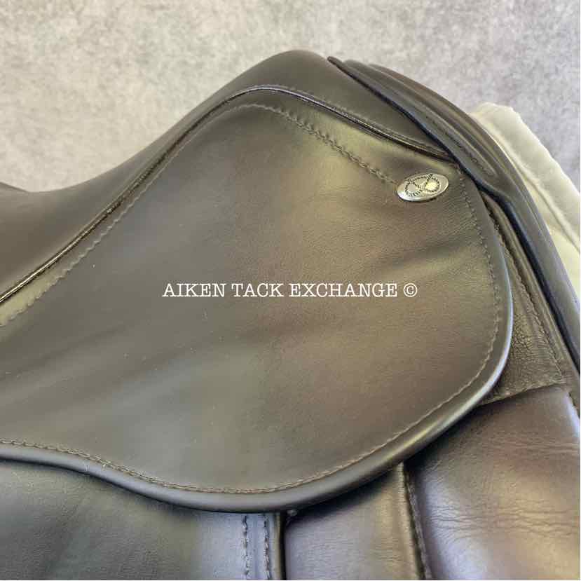 **SOLD** Ryder Legacy Dressage Saddle, 17" Seat, Short Flap, Wide Tree, Wool Flocked Panels