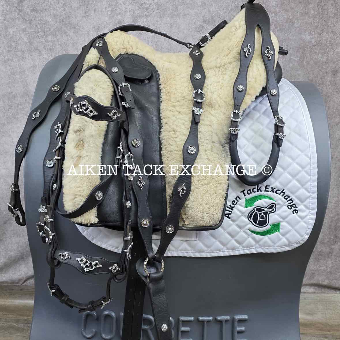 Zaldi Luso Deluxe Portuguese Dressage Saddle, 17" Seat, M/MW Tree, Wool Flocked Panels, Comes with Matching Tack & Accessories