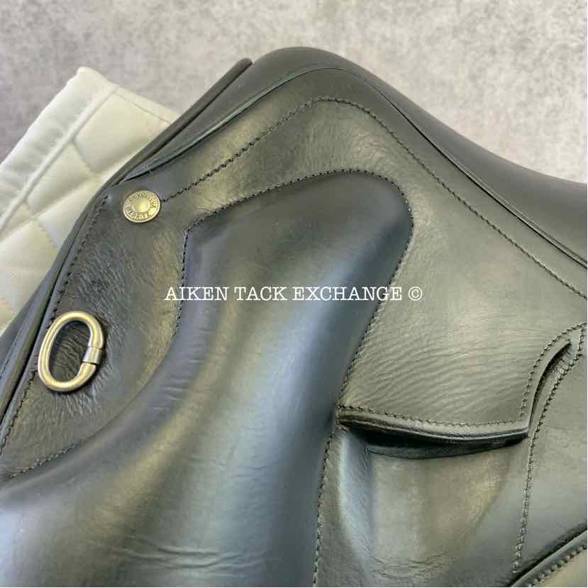 2016 Devoucoux Makila Lab Monoflap Dressage Saddle, 18" Seat, 3A Flap, Medium Wide Tree, Foam D3D Panels, Buffalo Leather