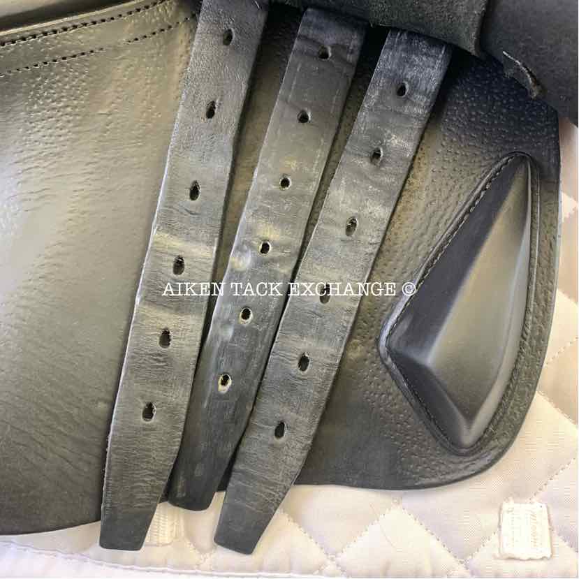 **SOLD** 2014 CWD SE02 Close Contact Jump Saddle, 17" Seat, 2L Flap, Medium Wide Tree, Foam Panels