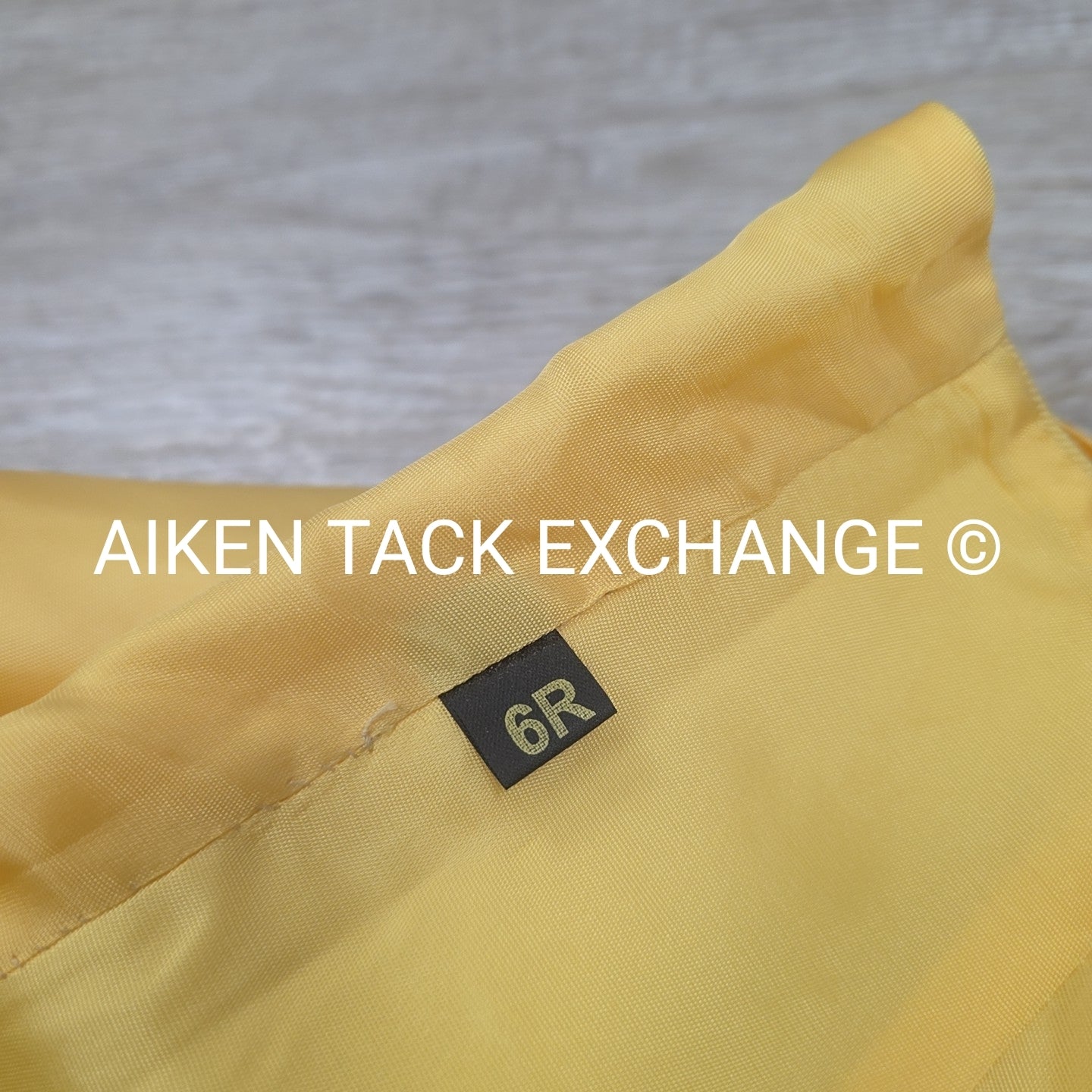 Canary Hunt Vest, Size 6 R