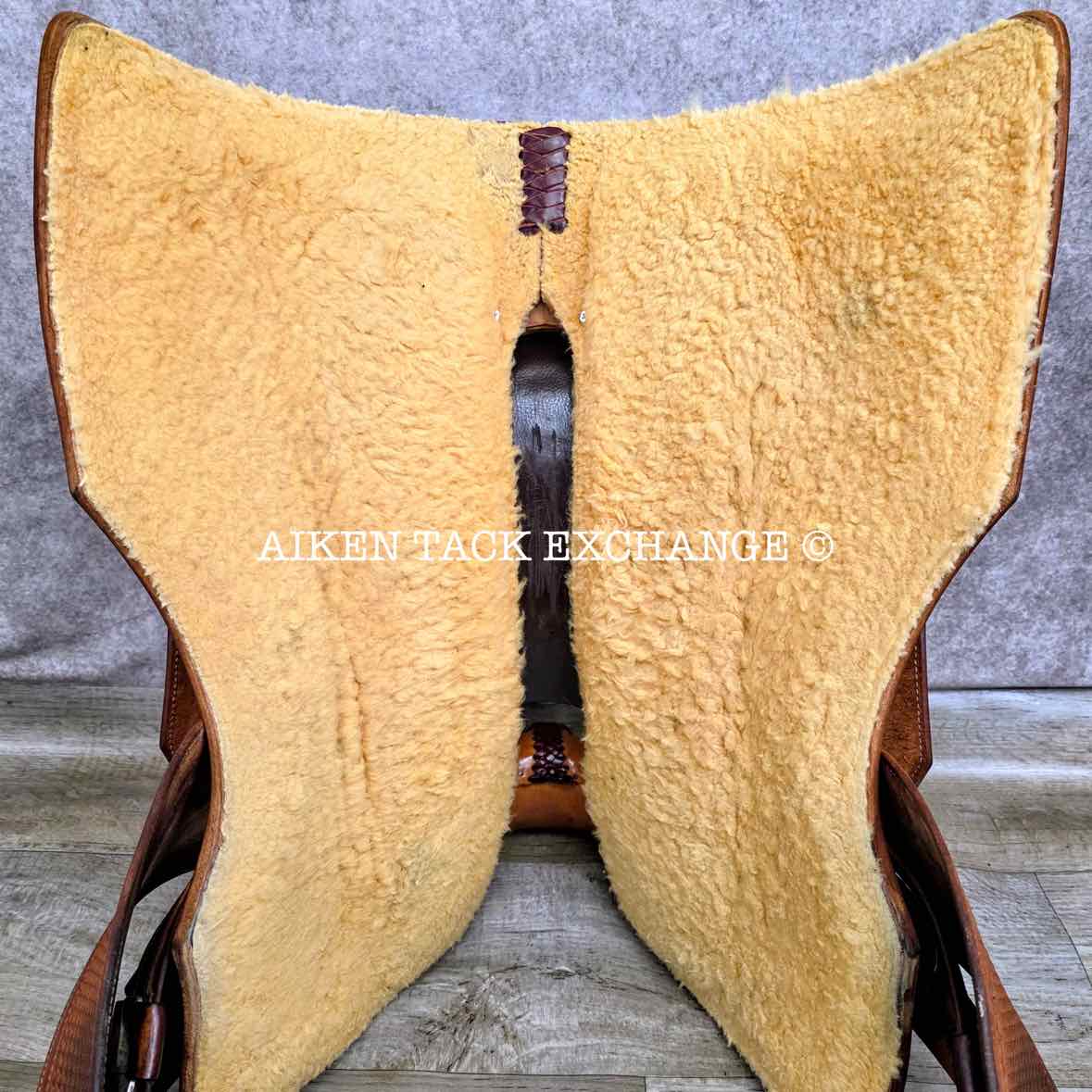 Bob Avila Western Saddle, 15.5" Seat, Regular Tree - Semi QH Bars