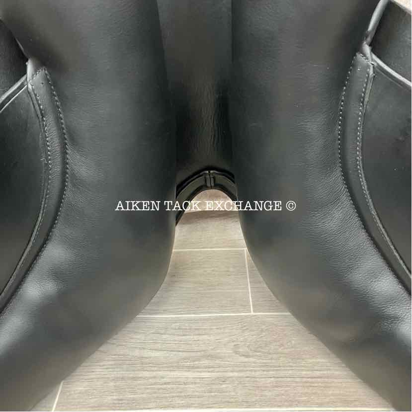 **SOLD** Adam Ellis Style Dressage Saddle, 18" Seat, M/MW Tree, Wool Flocked Panels