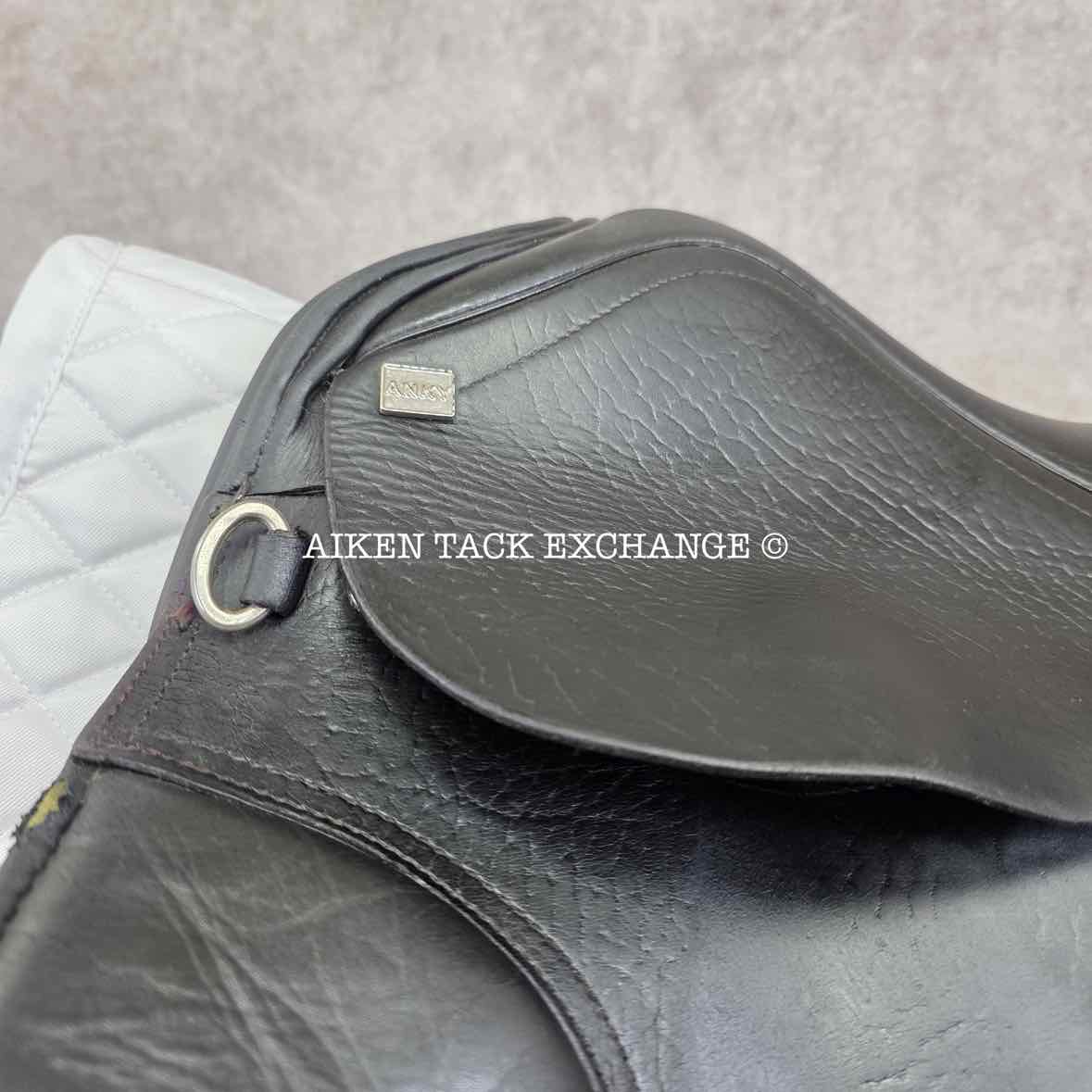 Anky Dressage Saddle, 17.5" Seat, Medium Wide Tree, Wool Flocked Panels