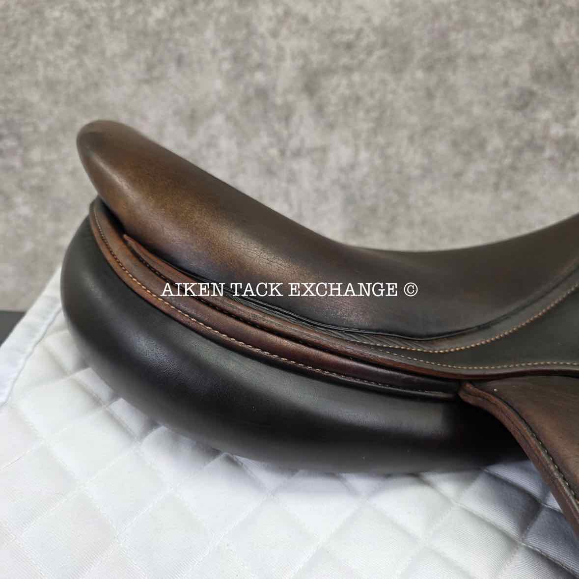 **SOLD** 2006 Devoucoux Chiberta Monoflap Jump Saddle, 17.5" Seat, 2A Flap, Medium Wide Tree, Foam Panels, Full Buffalo Leather