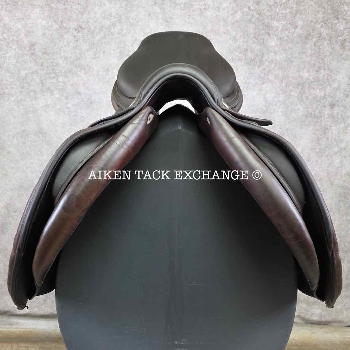 2006 CWD SE02 Close Contact Jump Saddle, 17.5" Seat, 4C Flap, Medium Tree, Foam Panels