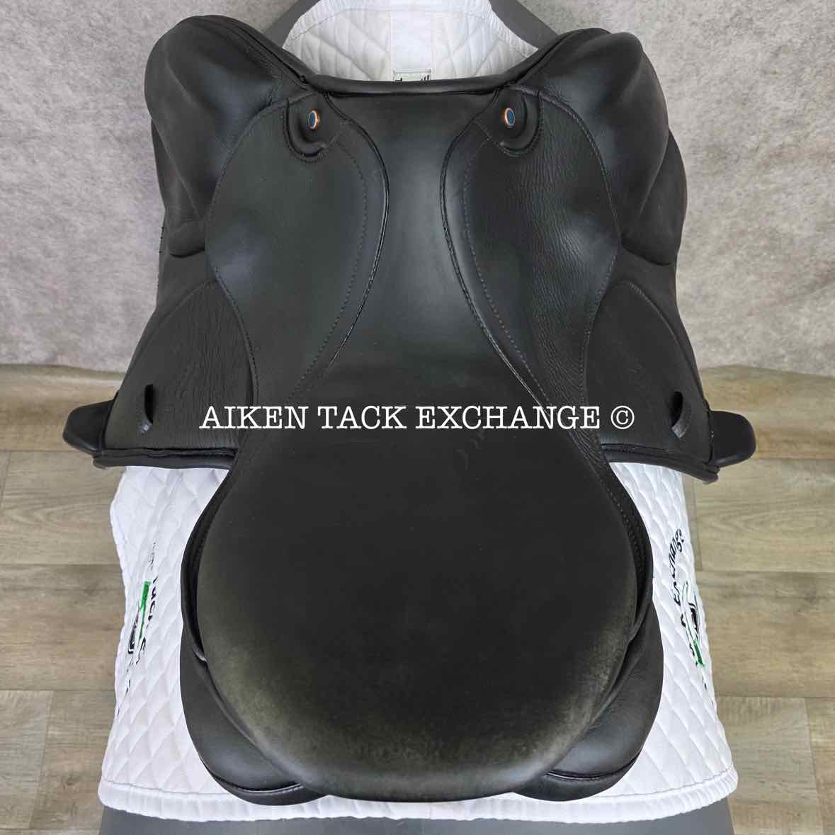 2017 Stubben Zaria Optimum Deluxe Monoflap Jump Saddle, 17.5" Seat, 28cm Tree - Medium Narrow, Wool Flocked Panels