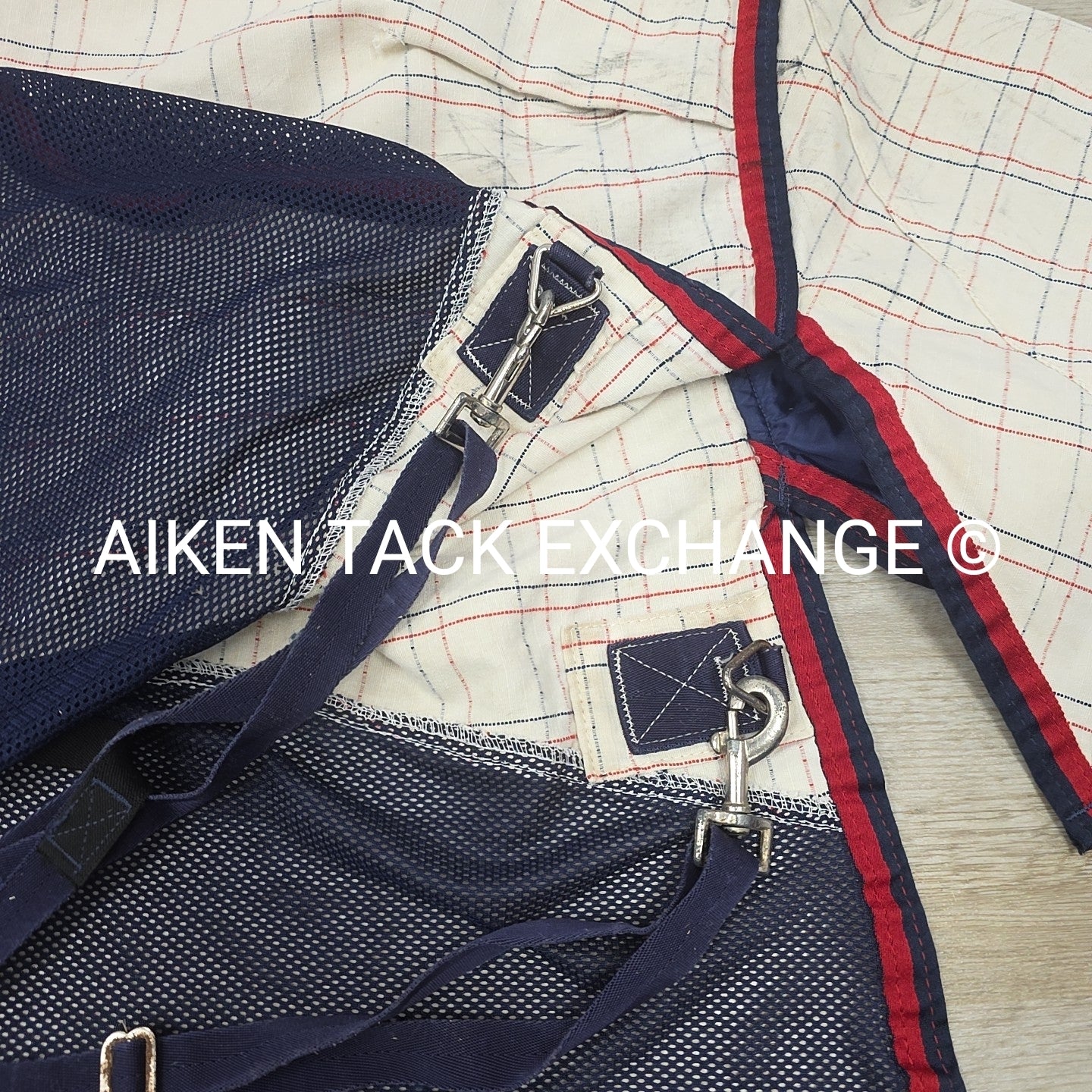 Weatherbeeta Breeze with Surcingle Combo Neck, 75" (has blemishes)