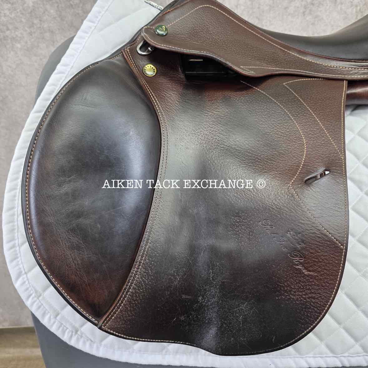 **On Trial** 2006 Prestige Red Fox Royal Close Contact Jump Saddle, 17" Seat, 33 Tree - Medium Tree, Foam Panels