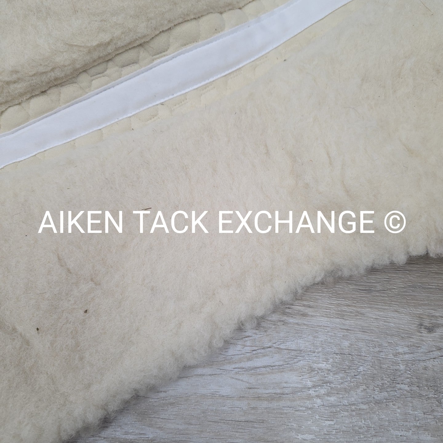 Mattes Gold Correction Sheepskin Half Pad, VS, Size Large