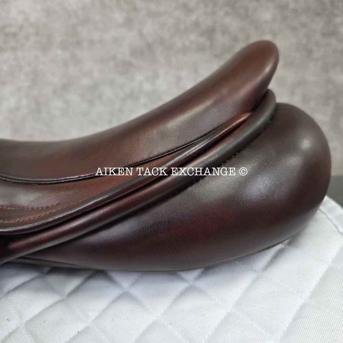 **SOLD** 2021 County Solution Monoflap Jump Saddle, 17.5" Seat, Medium Narrow Tree, Wool Flocked Panels