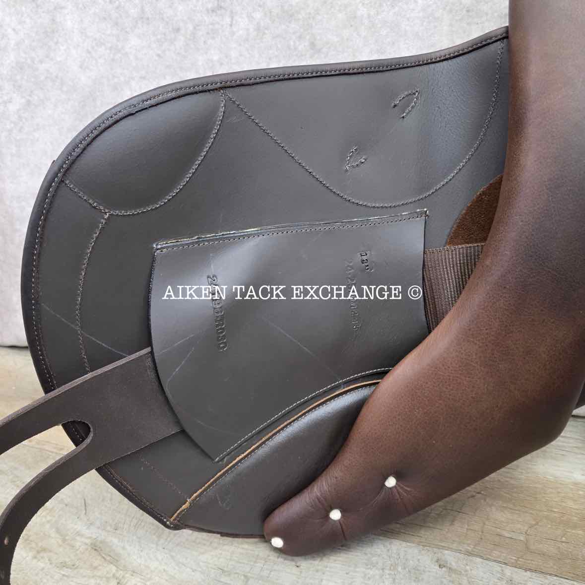 HDR - Henri de Rivel Phoenix IGP Monoflap Jump Saddle, 18" Seat, Adjustable Tree - Changeable Gullet, Foam Panels