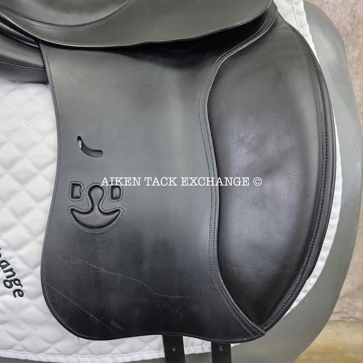 2014 Bruno Delgrange Syracuse Dressage Saddle, 17" Seat, 3S Flap, Medium Wide Tree, Foam Panels