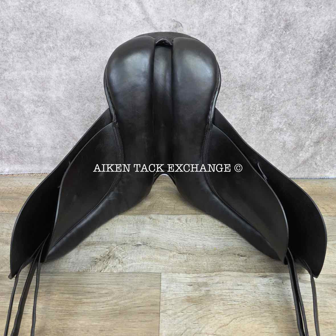 County Competitor Dressage Saddle, 17" Seat, Medium Narrow Tree, Wool Flocked Panels