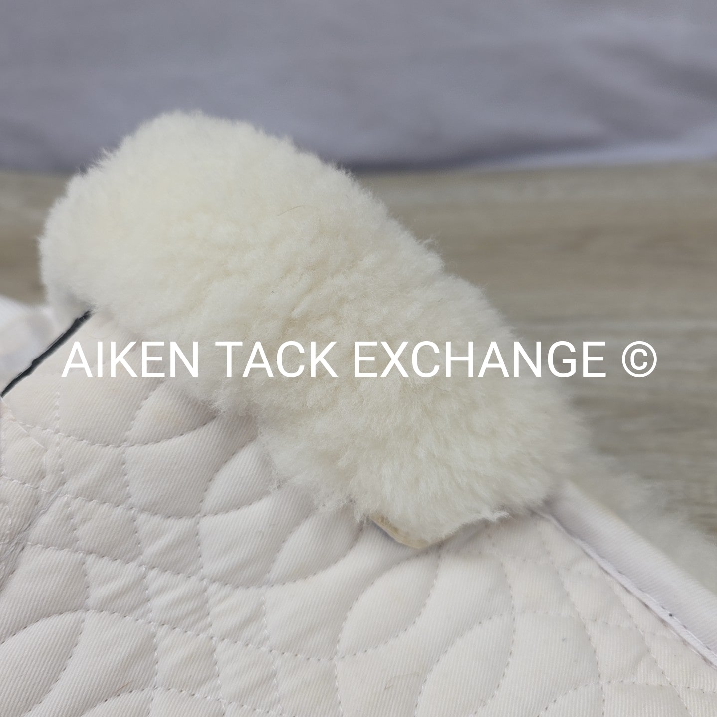 Ovation Europa Sheepskin Whither Relief Lift Back Half Pad, Size Medium (Does No