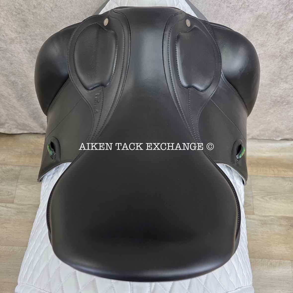 2023 Amerigo Pasubio Pinerolo Dressage Saddle, 18" Seat, Medium Tree, Wool Flocked Panels