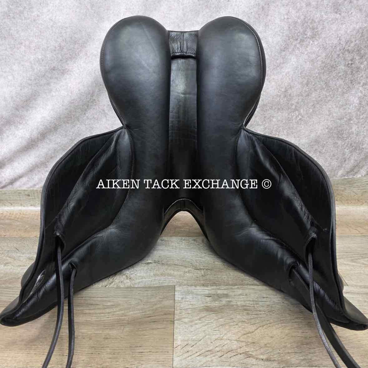 **SOLD** 2012 Custom Saddlery Icon Flight Monoflap Dressage Saddle, 17.5" Seat, Adjustable Tree, Wool Flocked Panels