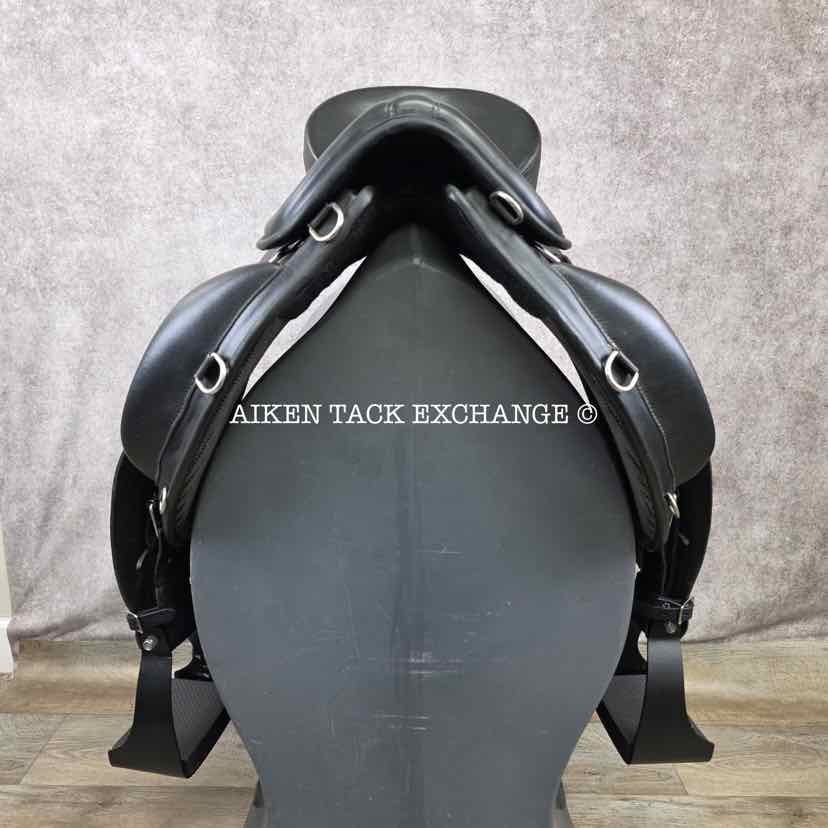 **SOLD** Freeform Lightweight Treeless Classic Trail Endurance Saddle, 17" Seat