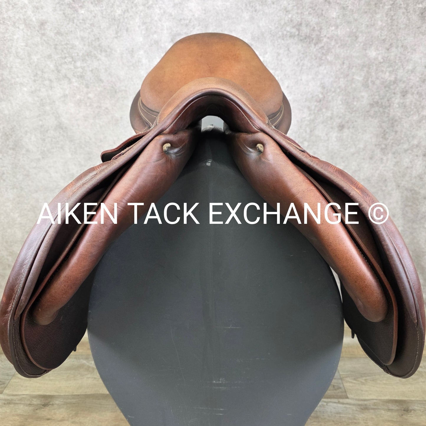 2014 Antares Evolution Close Contact Jump Saddle, 17.5" Seat, 4AB Flap, M/MW Tree, Foam Panels