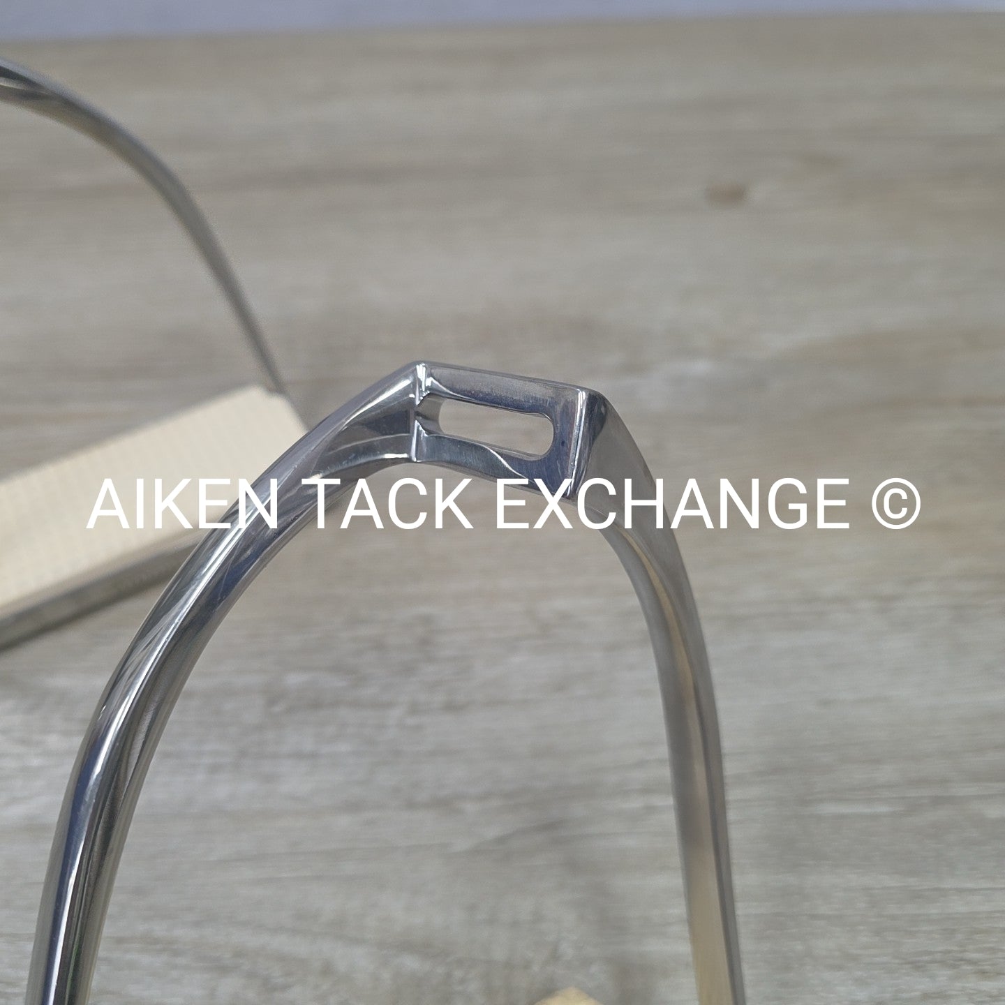 Awantec Offset Eye Stirrup Irons, 4.75"
