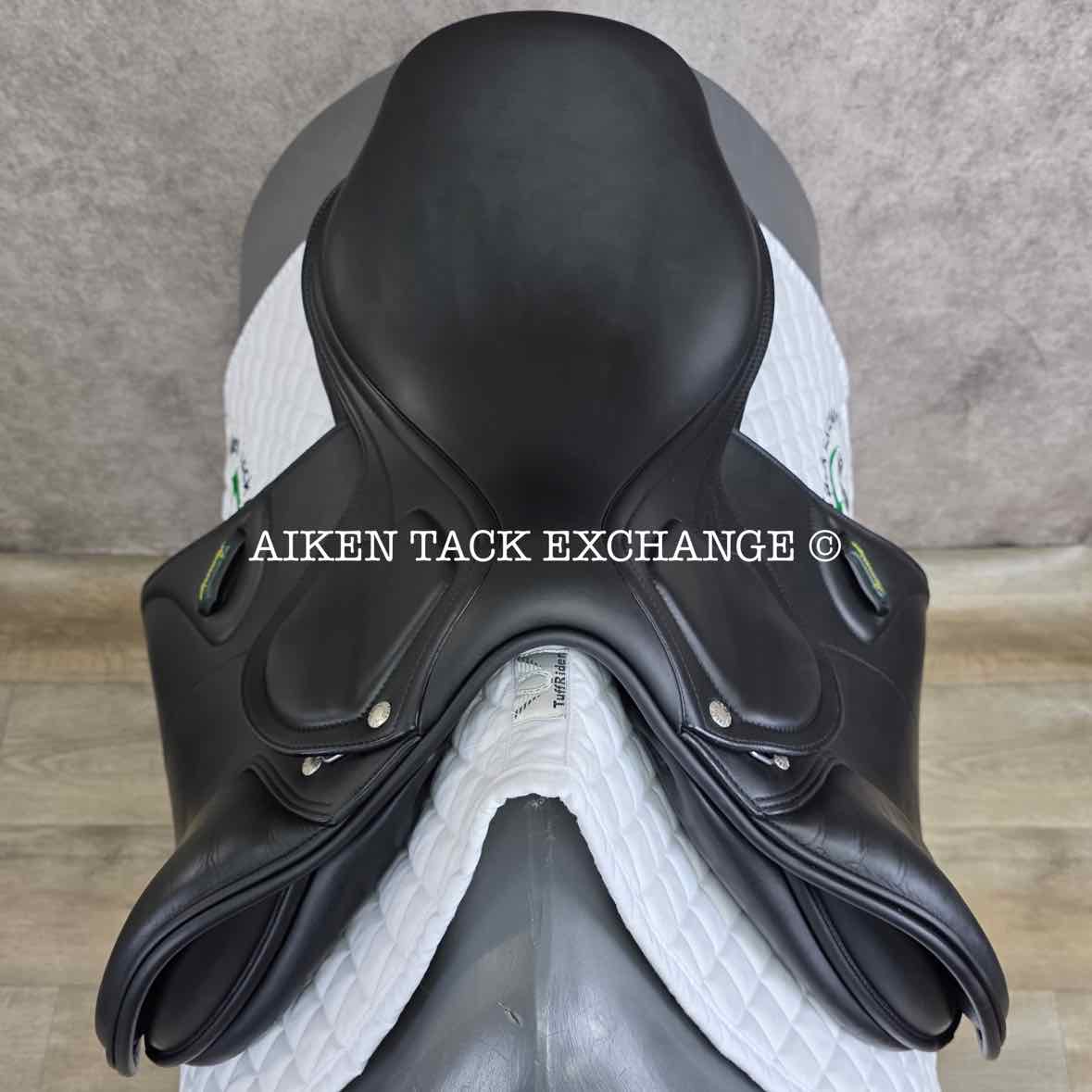 **SOLD** 2020 Amerigo Pinerolo HC Jump Saddle, 17" Seat, Medium Wide Tree, Wool Flocked Panels