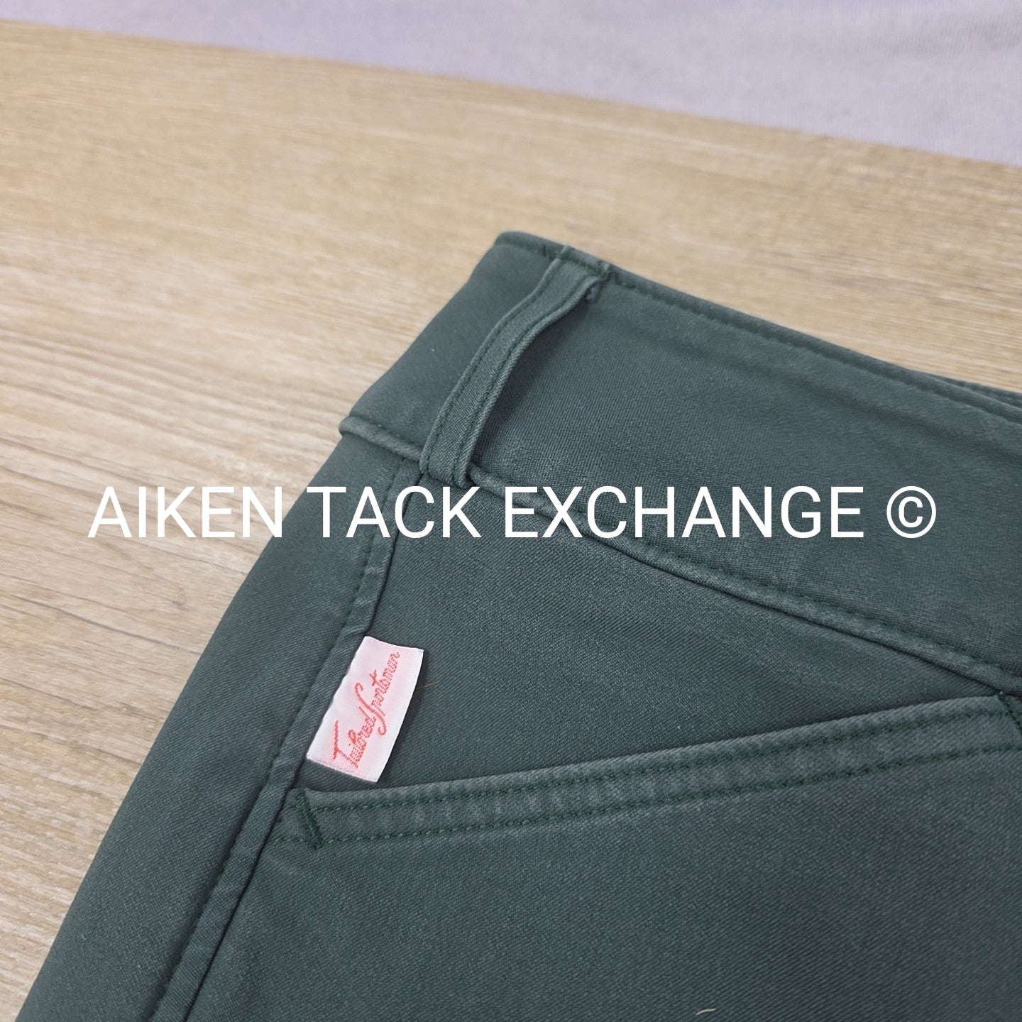 Tailored Sportsman Trophy Hunter Knee Patch Breeches, Size 32 R