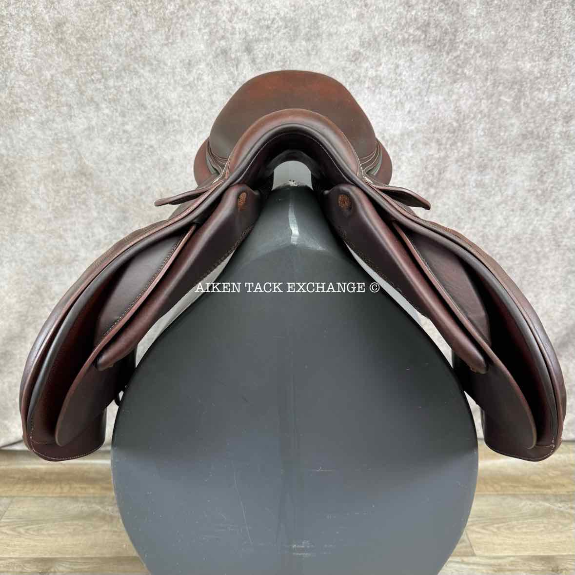 2022 Devoucoux Biarritz S Close Contact Jump Saddle, 17.5" Seat, 2AA Flap, Medium Tree, D3D Panels, Full Buffalo Leather