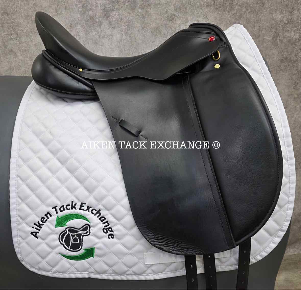 Albion SLK Dressage Saddle, 17.5" Seat, Adjusta-Tree: Set to Wide, Wool Flocked Panels