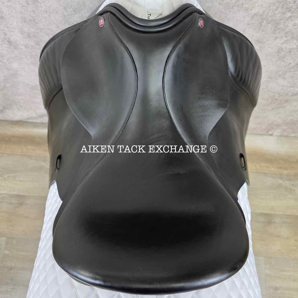**On Trial** 2013 Lovatt & Ricketts Berkeley Dressage Saddle, 17" Seat, M/MW Tree, Wool Flocked Panels
