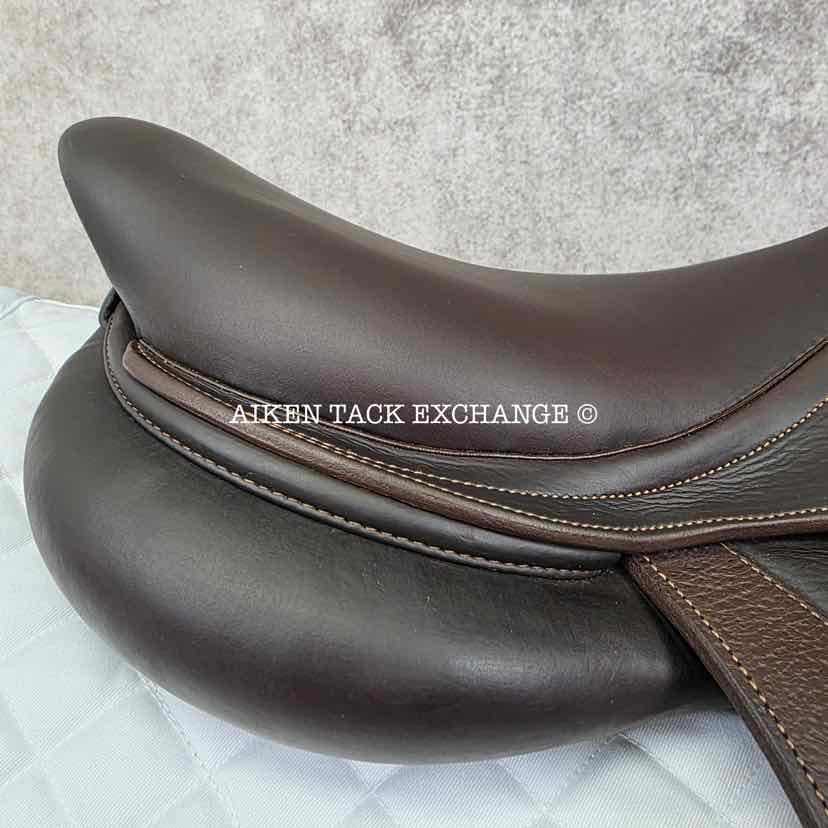 2020 CWD SE03 Close Contact Jump Saddle, 17" Seat, 2L Flap, Medium Tree, Foam Panels, Full Buffalo Leather