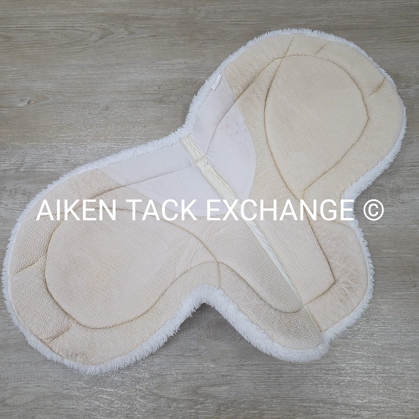 Success Equestrian Deluxe Hunter Pad, Size Medium (16" x 16.5")