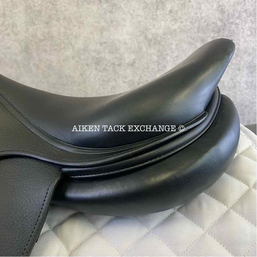 2014 CWD SE02 Close Contact Jump Saddle, 17" Seat, 2L Flap, Medium Wide Tree, Foam Panels