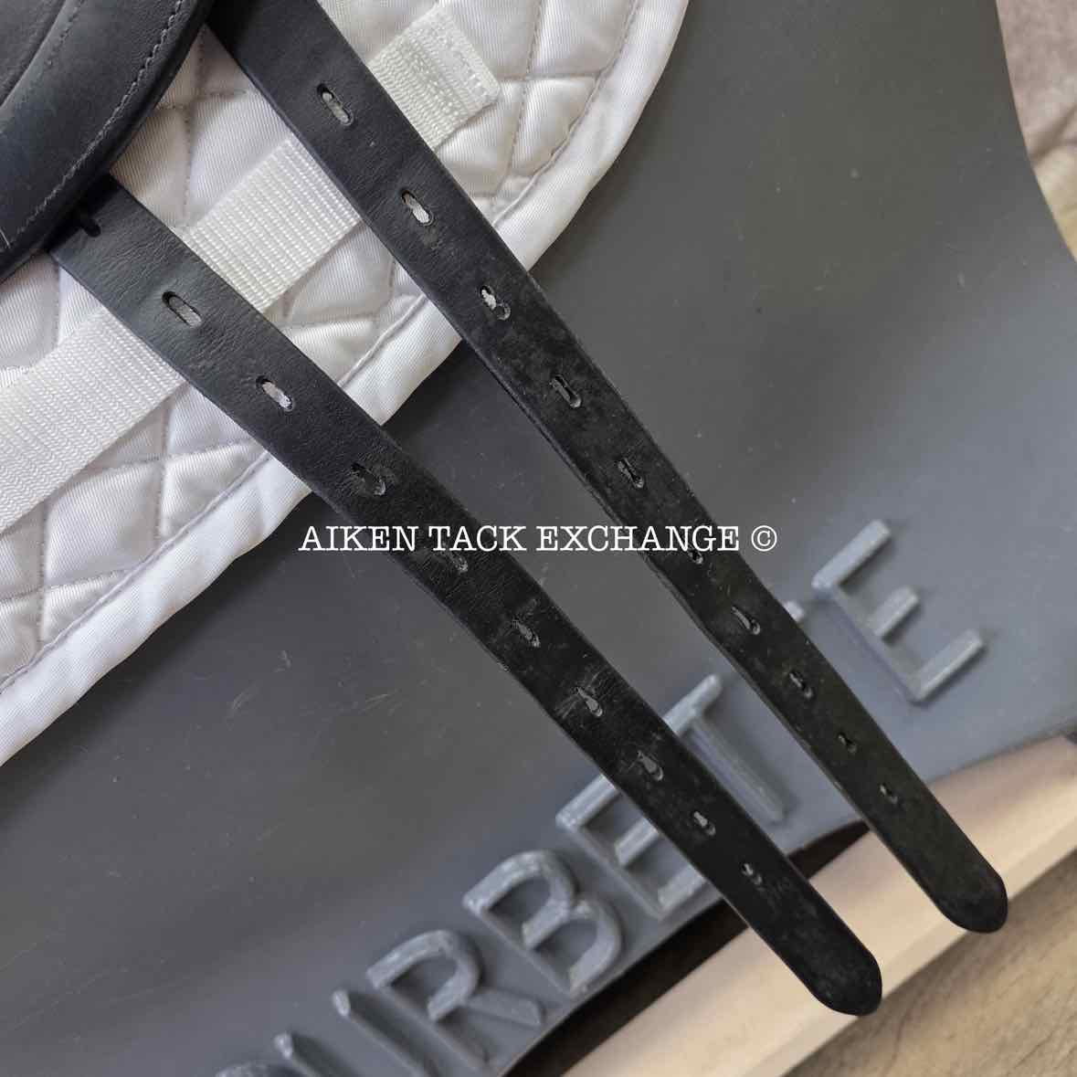 **SOLD** 2020 Equipe E-Carbon Kalifornia Monoflap Dressage Saddle, 17" Seat, MW/W Tree, Foam Panels