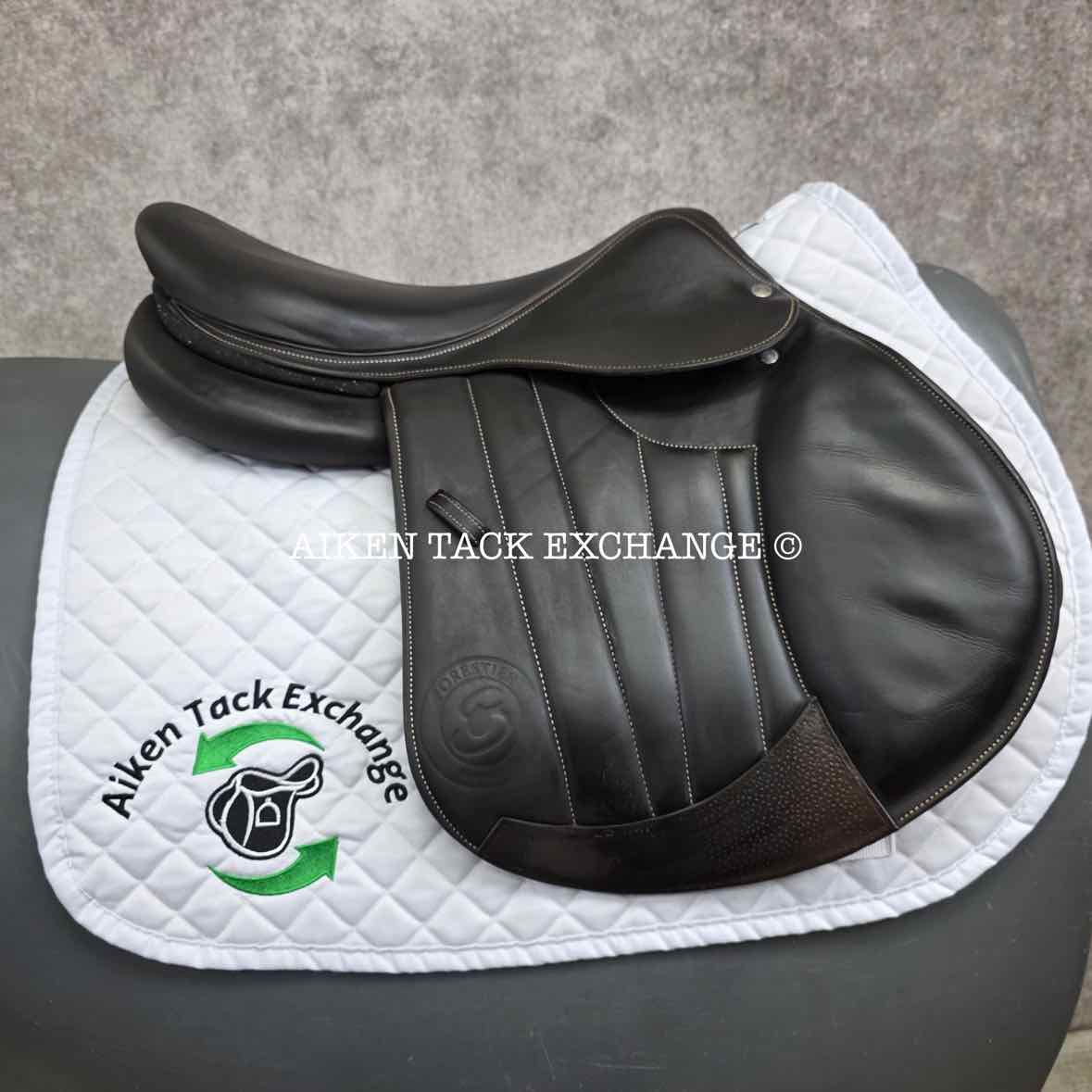 2024 Forestier Seoul Close Contact Jump Saddle, 17.5" Seat, 2AA Flap, MW/W Tree, PRO Panels, Full Buffalo Leather