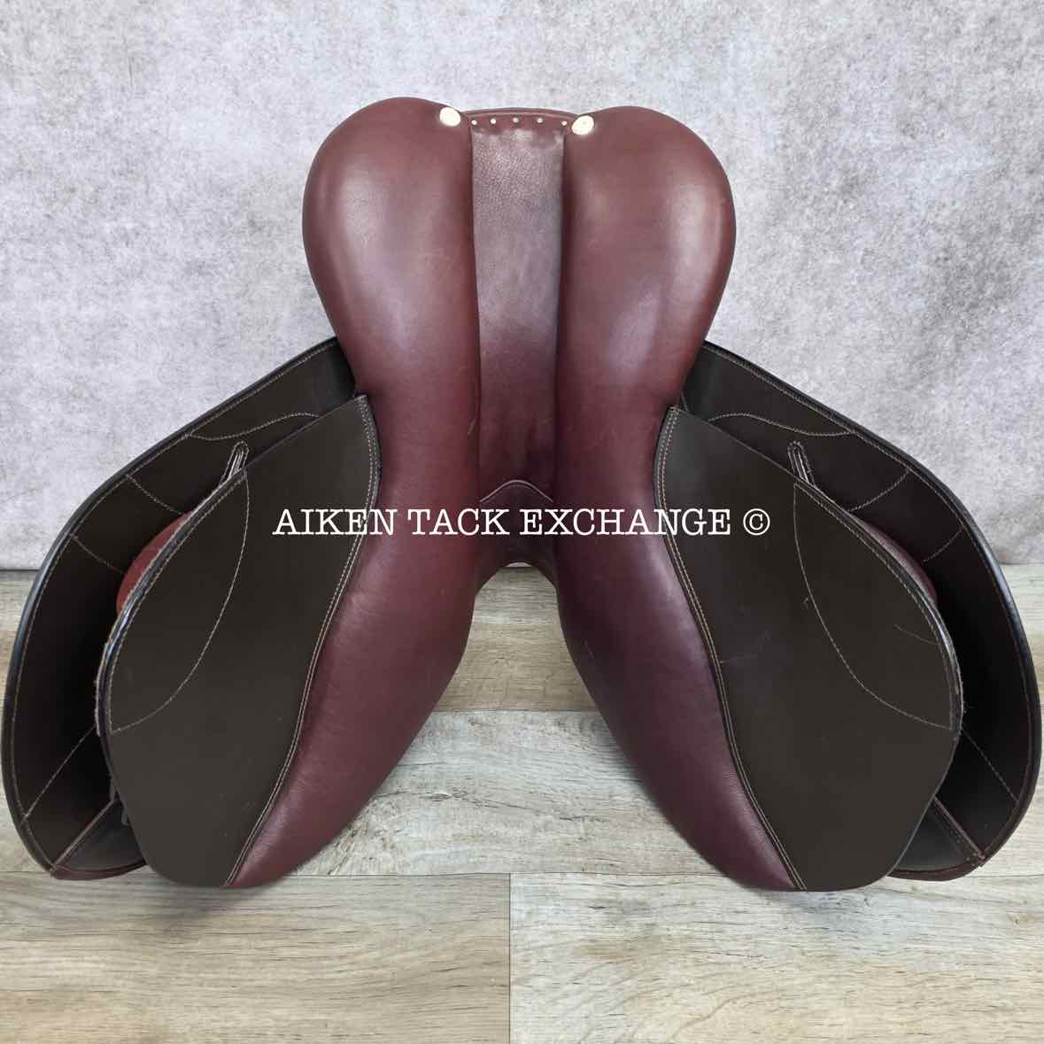HDR - Henri de Rivel Laureate IGP Close Contact Jump Saddle, 17.5" Seat, Adjustable Tree - Changeable Gullet, Foam Panels