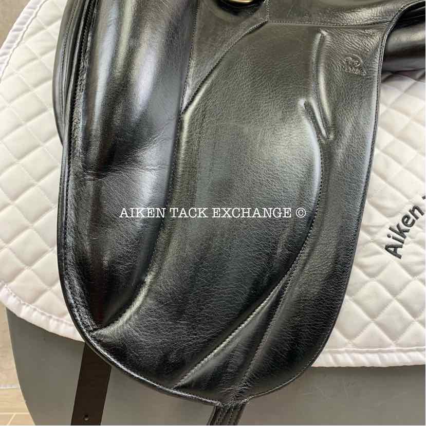 **SOLD** 2014 Devoucoux Mendia Makila Lab Monoflap Dressage Saddle, 18" Seat, 3 Flap, Medium Wide Tree, Foam D3D Panels