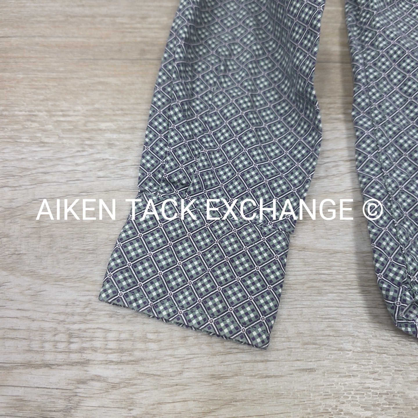 Cinch Long Sleeve Button Up Shirt, Size Small