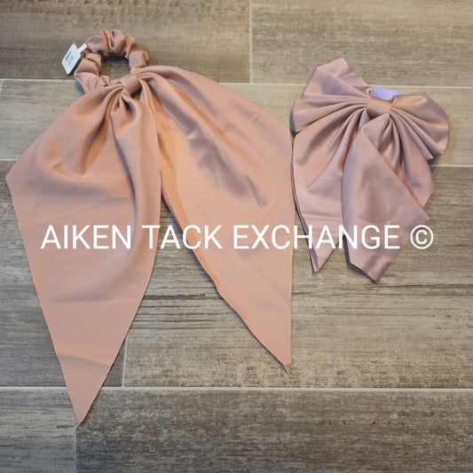 Claire's Hair Bundle - 1 Scrunchie, 1 Hair Clip