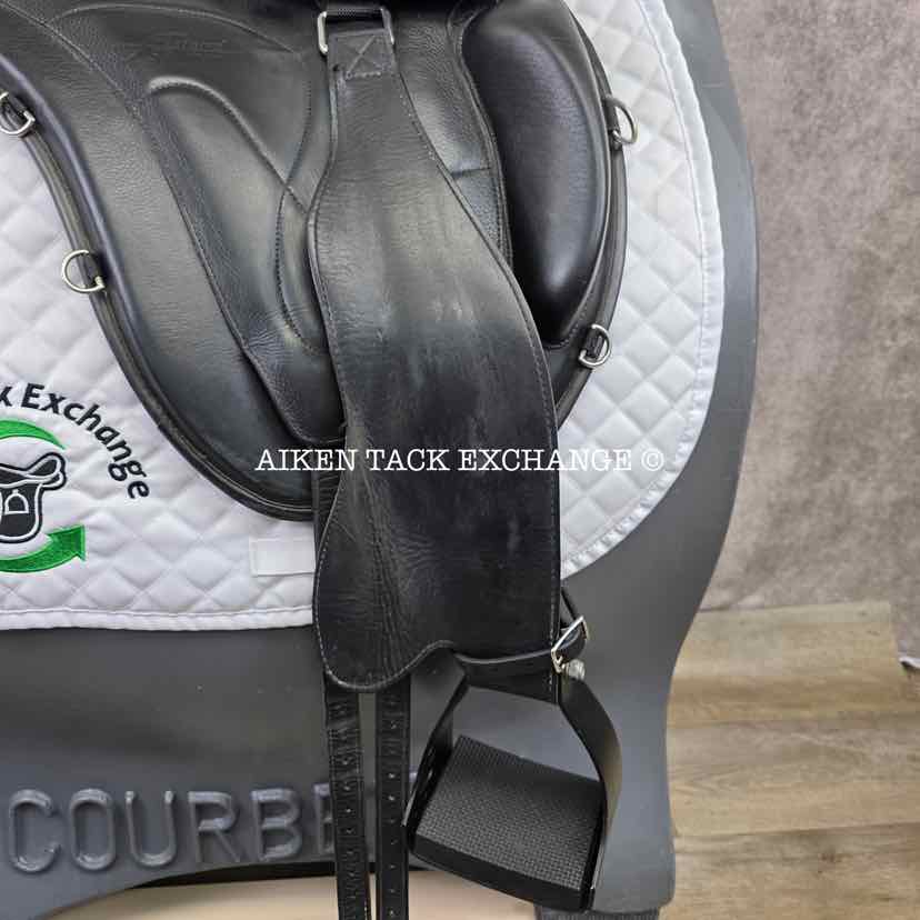 **SOLD** Freeform Lightweight Treeless Classic Trail Endurance Saddle, 17" Seat