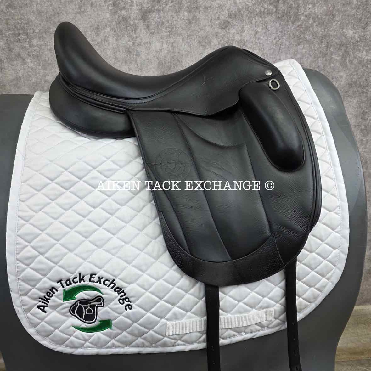 2018 Forestier Aachen Monoflap Dressage Saddle, 17" Seat, 1 Flap, MW/W Tree, PRO Panels, Full Buffalo Leather