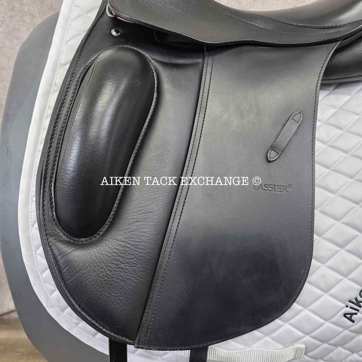 **SOLD** 2023 Passier Evo-D Monoflap Dressage Saddle, 17.5" Seat, Medium Wide Tree, Wool Flocked Panels
