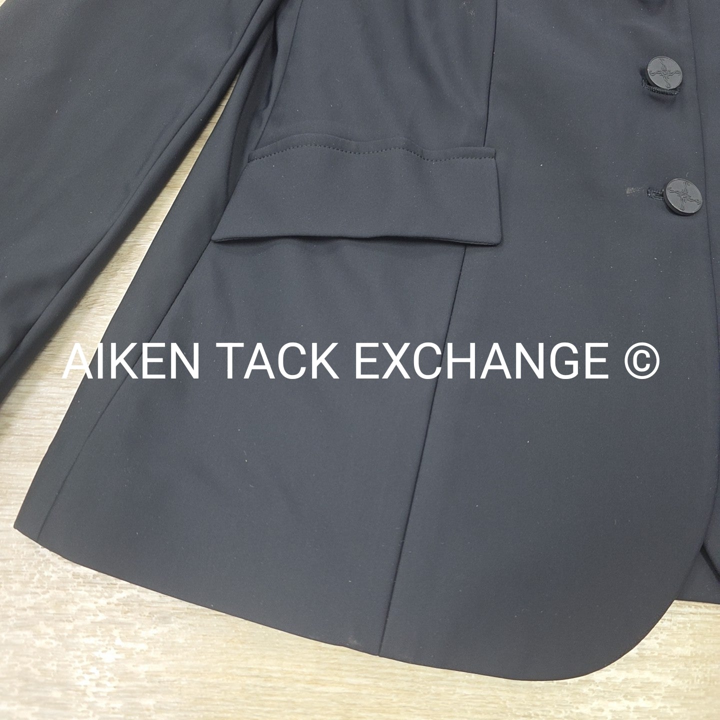 Tredstep Solo Pro Show Coat, With 2 Extra Collars, Size 10