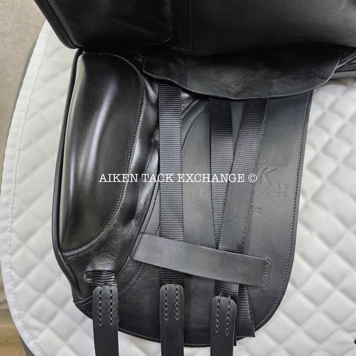 Albion SLK Dressage Saddle, 17.5" Seat, Adjusta-Tree: Set to Wide, Wool Flocked Panels
