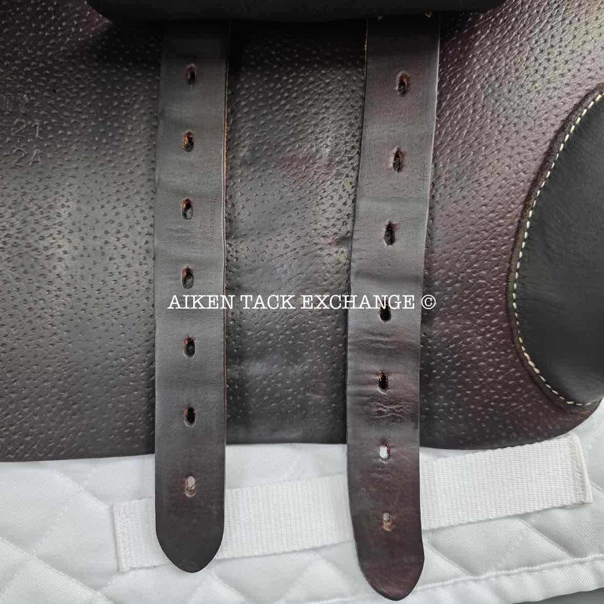 2021 Voltaire Stuttgart Jump Saddle, 17" Seat, 2A Flap, Medium Wide Tree, PRO Panels, Full Buffalo Leather