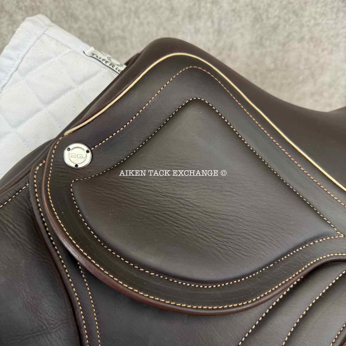2019 CWD SE32 2GS Mademoiselle Close Contact Jump Saddle, 17" Seat - S1, 3L Flap, Dynamick Flex Tree - Medium, Full Buffalo Leather