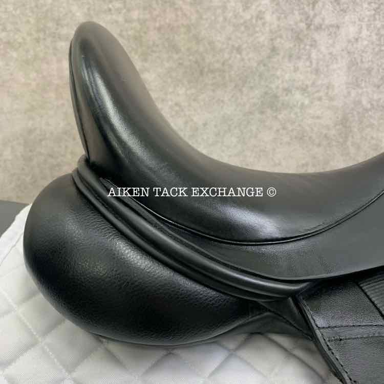 **SOLD** 2016 Custom Saddlery Signature Steffen's Advantage Monoflap Dressage Saddle, 17" Seat, Adjustable Tree, Wool Flocked Panels