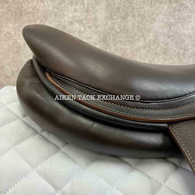 2014 Voltaire Palm Beach Close Contact Jump Saddle, 17" Seat, 1 Flap, Medium Wide Tree, FIN Panels